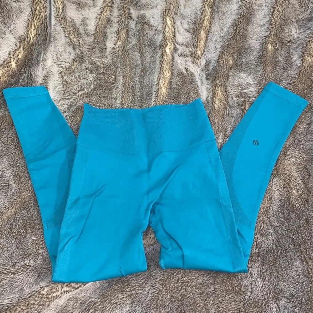 NEW Lululemon seamless teal leggings size 2